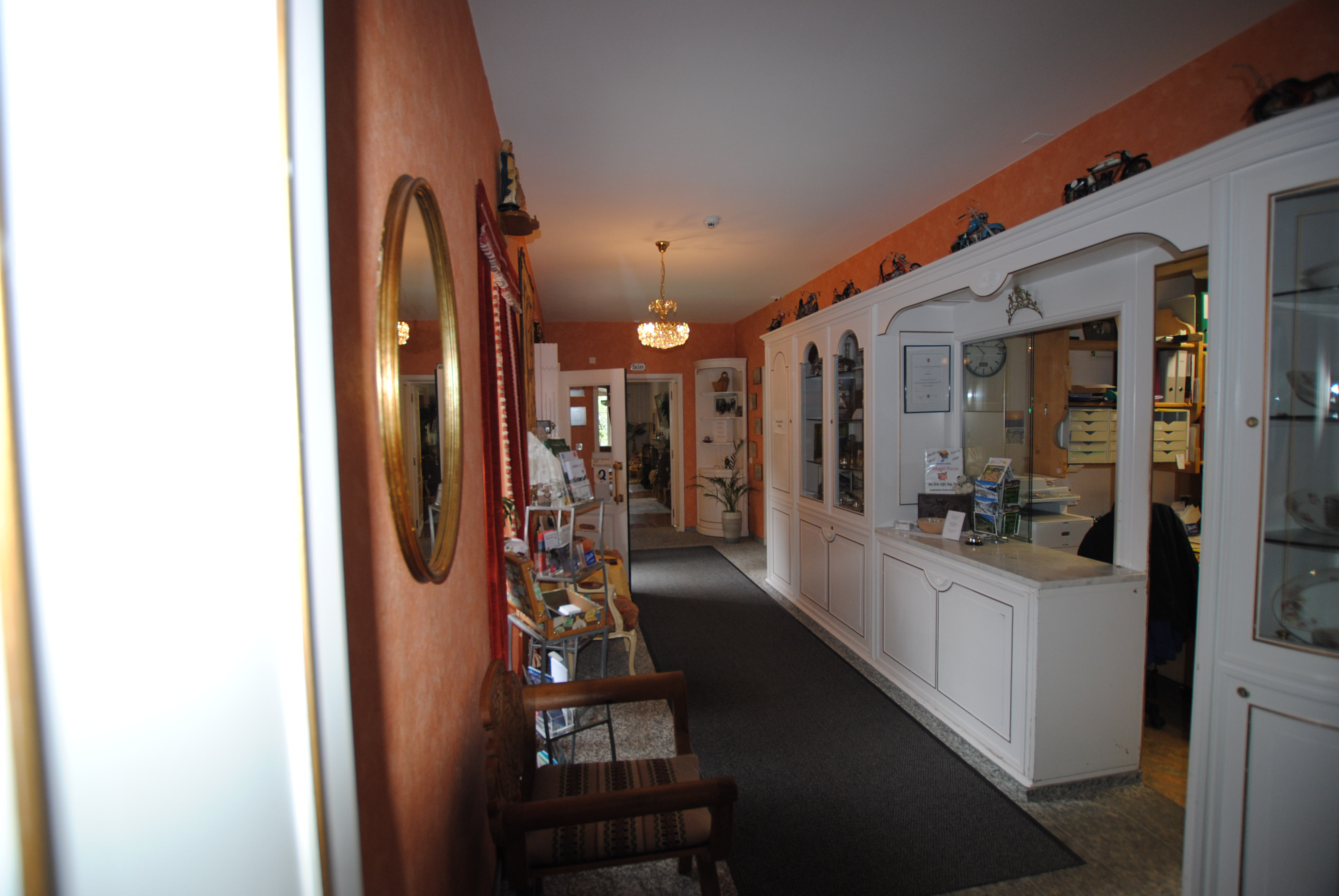 Hundehotel - Verpflegung: Frühstück - Grindelwald - Rezeption  - Hotel Croix d`Or et Poste